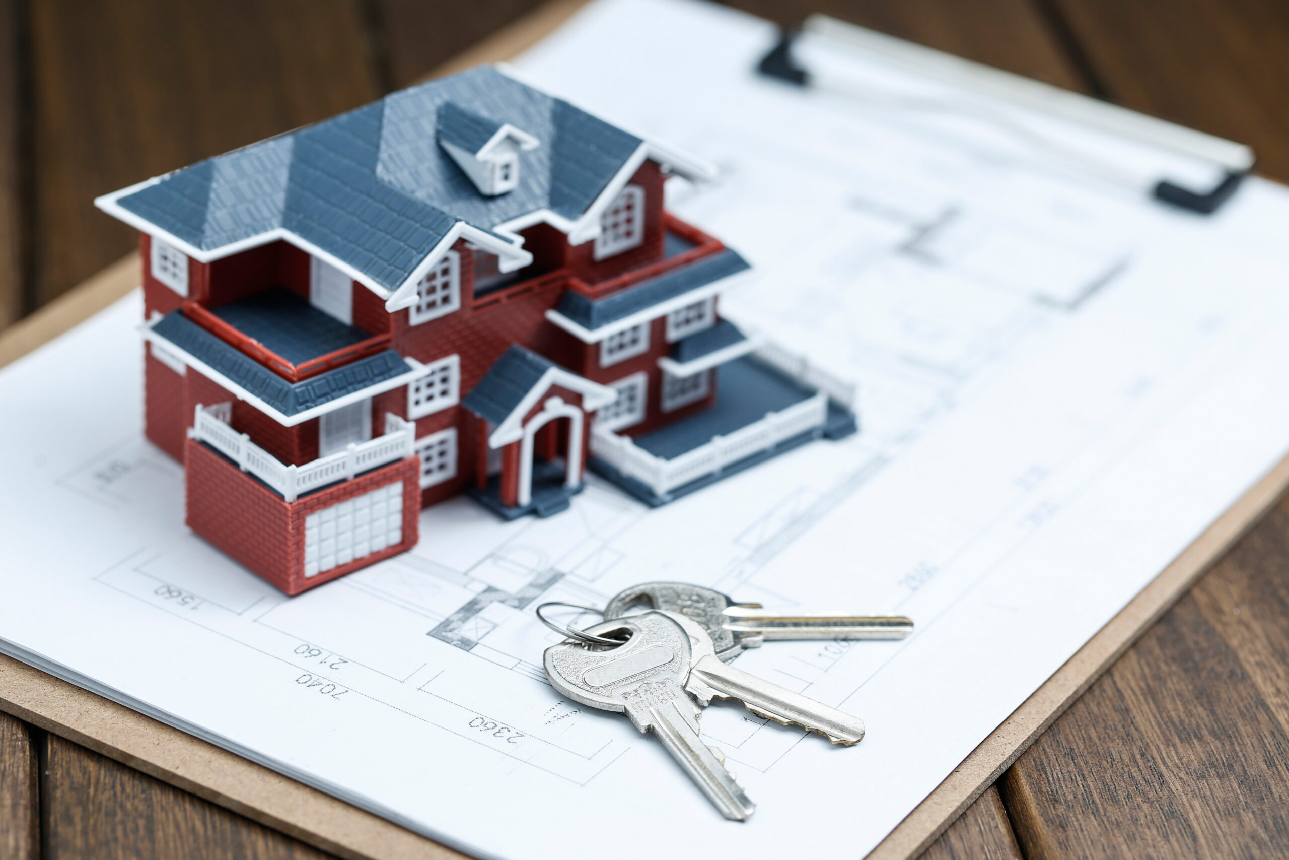 Luzy Ostreicher - Real Estate